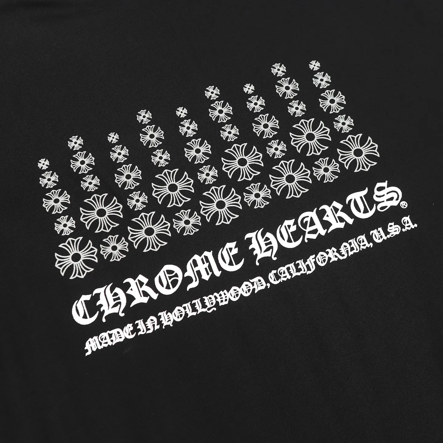 🅿️170 CHROME HEARTS/Chrome Heart CH starry cross printed short-sleeved T-shirt The fabric is made of 280g heavy combed cotton, customized with 32 count 1*1 threads. The ready-made garments are washed twice. The fabric is comfortable and skin-friendly without any strange feeling. Custom-dyed fabrics with high textile density, good drape and not easy to deform. The thick texture and compact spinning process will not affect the breathability of the fabric. The color saturation is very high. Imported digital direct-injection printing technology. A versatile and good-looking short sleeve. The loose fit covers the flesh and looks slim. Color: black, white Size: XS-L